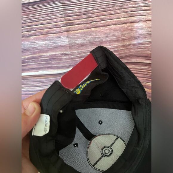 Pokémon Pokeball Hat. Size Small / Child 14/16. - Picture 4 of 6